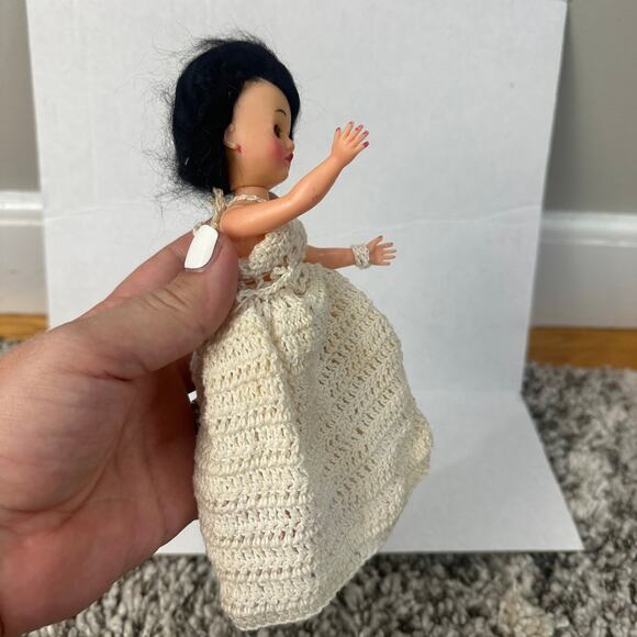 Vintage Plastic Bride Doll Crochet Dress Black Hair Eyes Open Shut - Picture 5 of 13